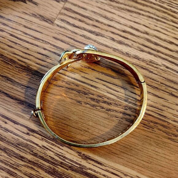 JUICY COUTURE Vintage Crystal Strawberry Heart Hinged Bracelet BOLD ACCESSORIES! - Picture 2 of 9